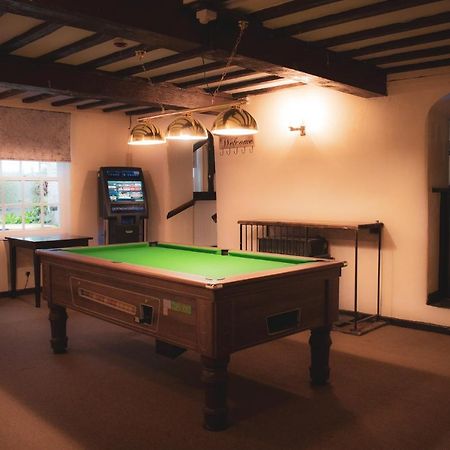 The Lion Hotel Llansantffraid-ym-Mechain Buitenkant foto