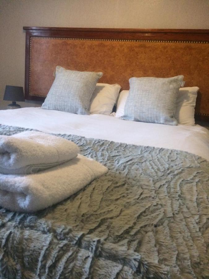 The Lion Hotel Llansantffraid-ym-Mechain Buitenkant foto