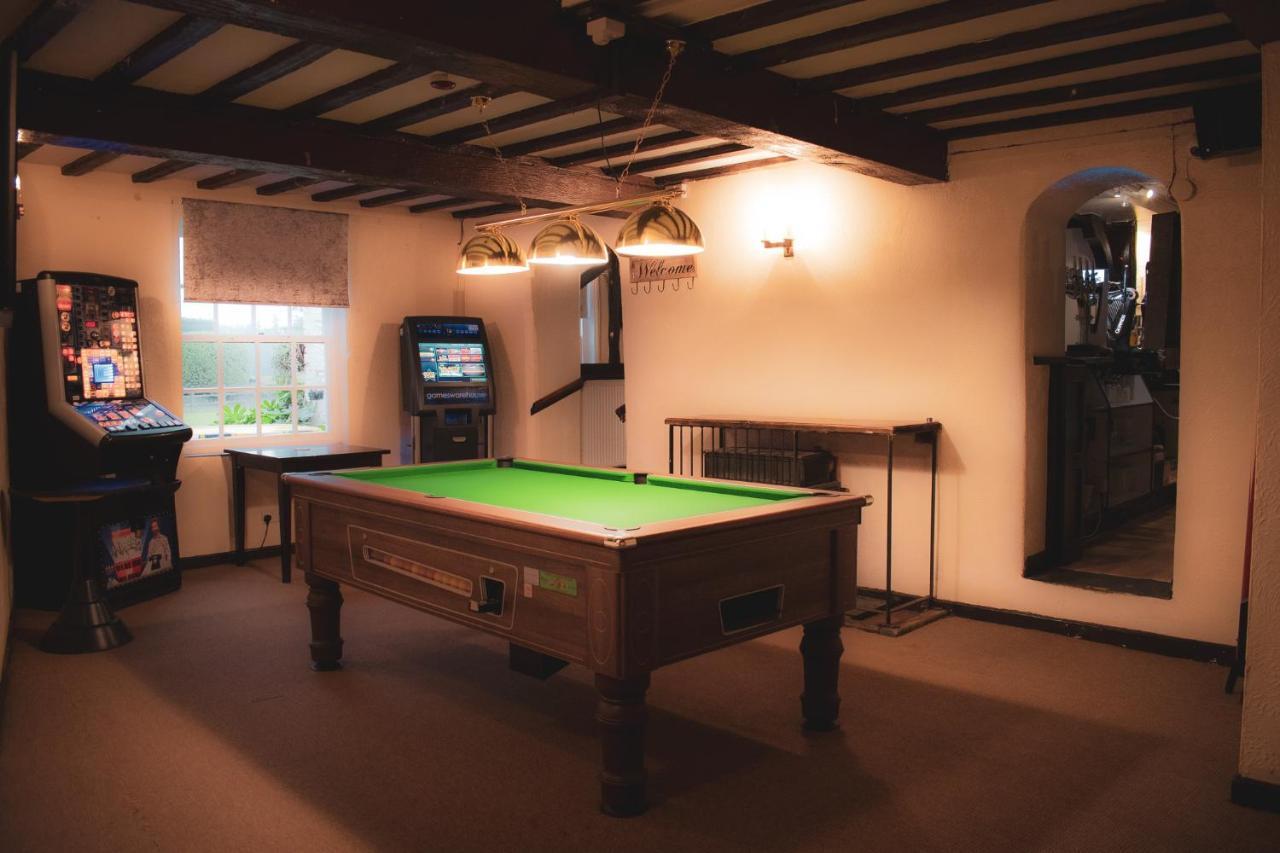 The Lion Hotel Llansantffraid-ym-Mechain Buitenkant foto